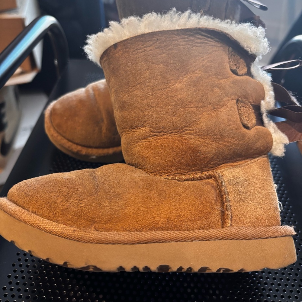 UGG Bailey Bow II - Picture 3 of 5
